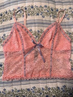 Delia’s NWOT lace bralette pink and purple